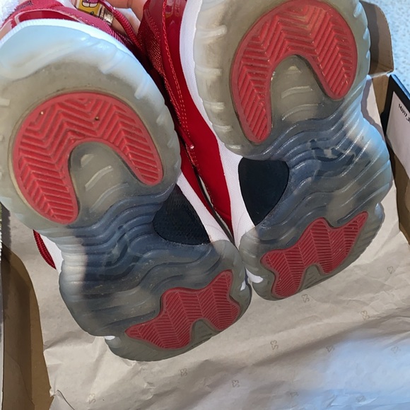 Air Jordan 11 Retro Win Like ‘96 - Picture 7 of 12